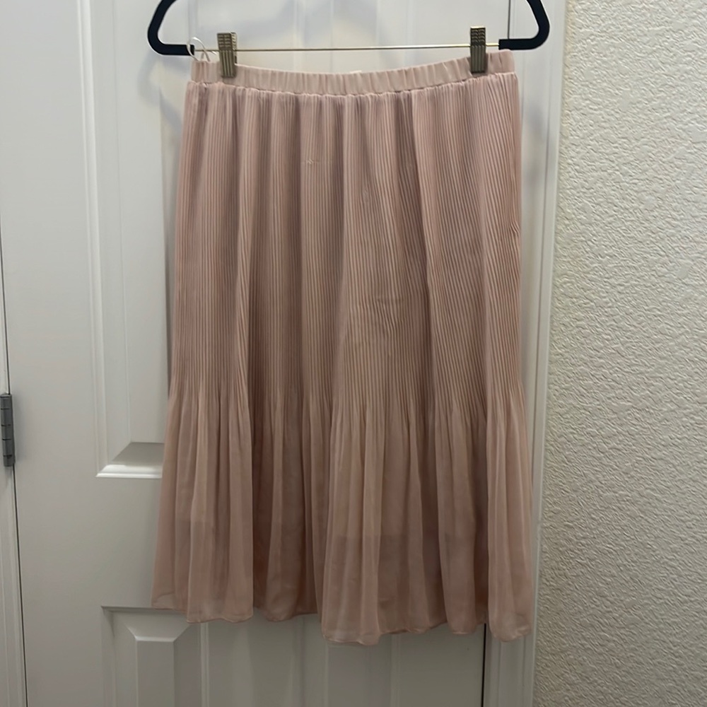 MIDI pink pleated skirt
